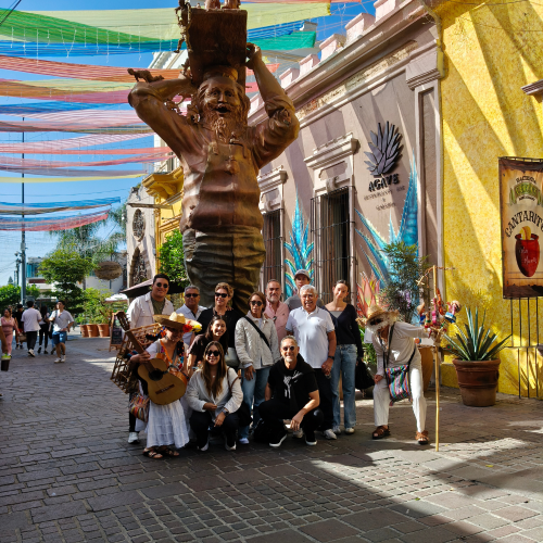 RECORRIDO ¡SE VENDE, SE CUENTA Y SE CANTA!